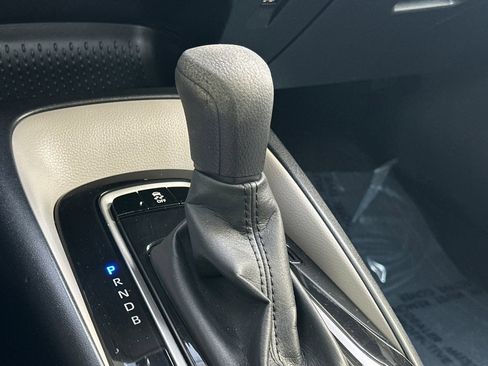 Used 2022 Toyota Corolla LE w/ Carpet Mat Package (TMS) image 17