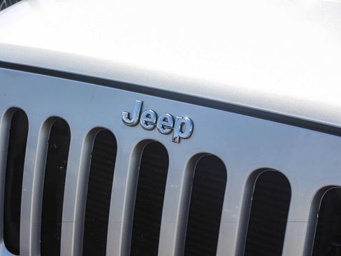 Used 2012 Jeep Wrangler Unlimited Sport AWD/4WD image 11