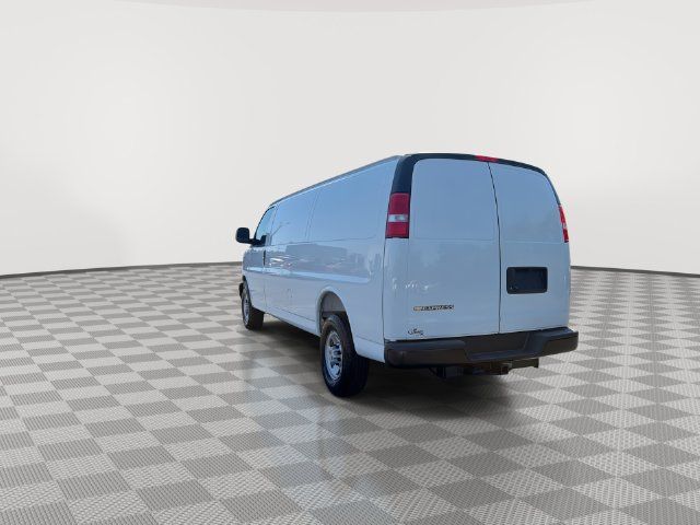 Used 2026 Chevrolet Express 2500 Extended w/ Driver Convenience Package RWD image 8