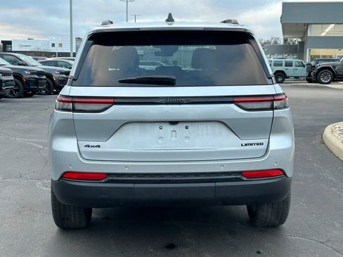 New 2025 Jeep Grand Cherokee Limited w/ Black Appearance Package image 6