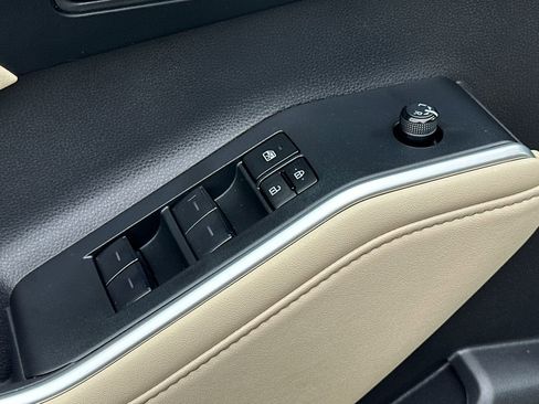 Certified 2024 Toyota Highlander XLE image 19