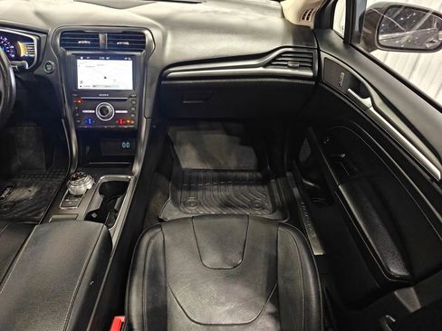 Used 2019 Ford Fusion Titanium image 26
