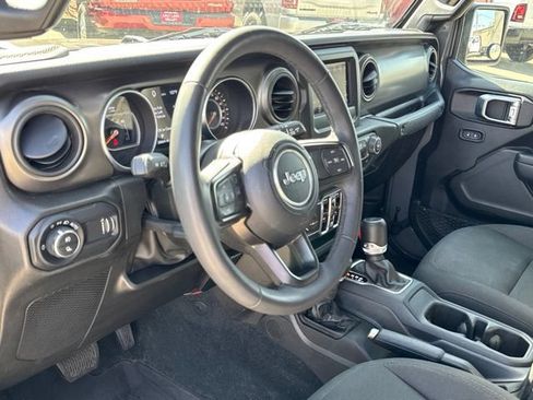 Certified 2023 Jeep Gladiator Sport AWD/4WD image 23