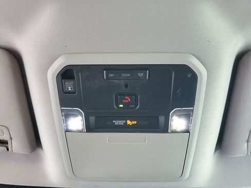 Used 2022 Toyota Tundra SR5 w/ SR5 Convenience Package RWD image 19
