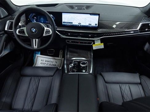 New 2026 BMW X7 M60i image 23