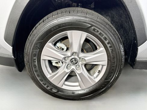 Used 2025 Toyota RAV4 LE AWD/4WD image 37