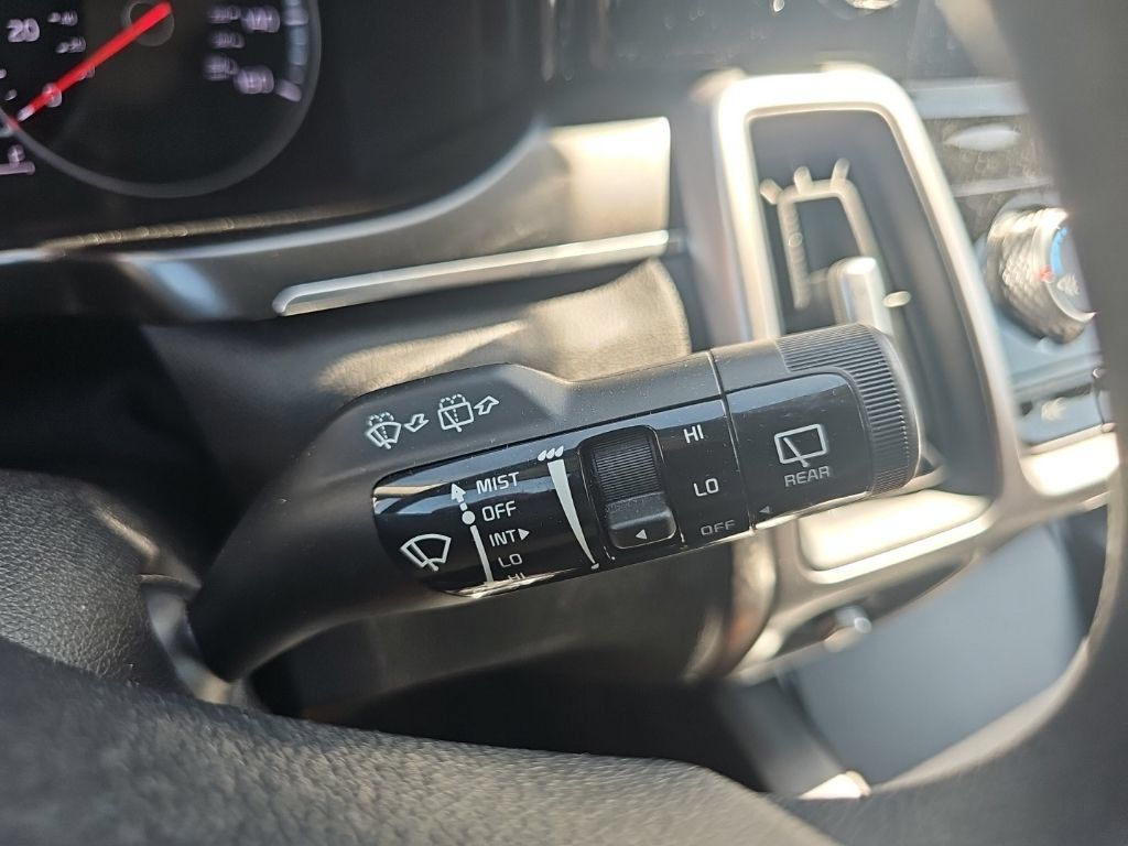 Used 2022 Kia Sorento LX FWD image 36