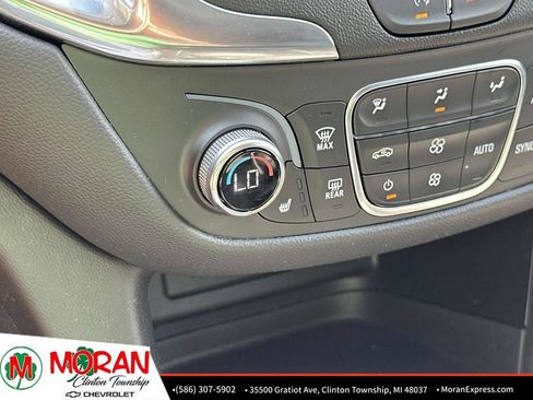 Certified 2022 Chevrolet Equinox LT FWD image 25