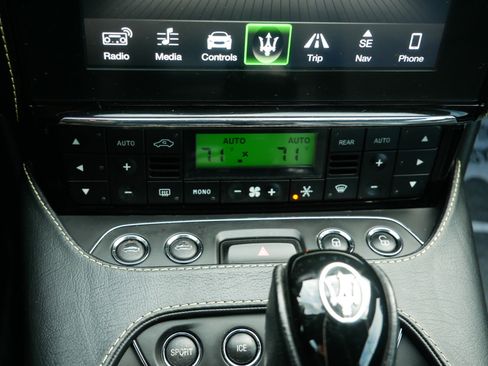 Used 2018 Maserati GranTurismo MC image 19