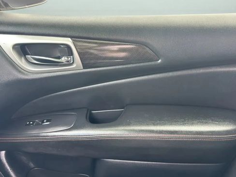 Used 2019 Nissan Pathfinder SV w/ Rock Creek Edition FWD image 18