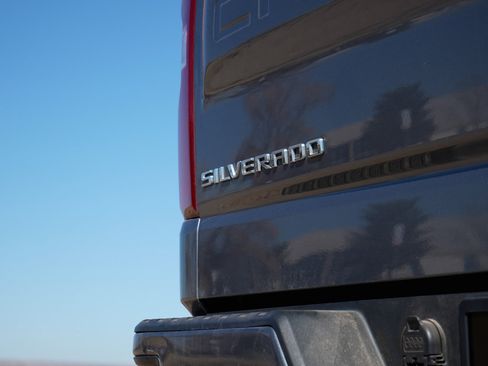 Used 2020 Chevrolet Silverado 1500 Custom w/ Custom Value Package image 13