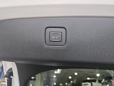 Used 2025 Buick Envista Sport Touring w/ Convenience I Package FWD image 17