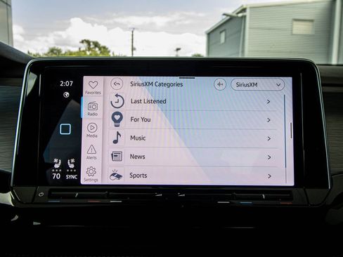 Used 2024 Volkswagen Atlas Cross Sport SE w/ Panoramic Sunroof Package image 46