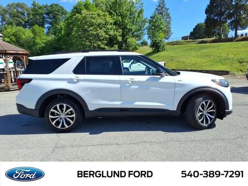 New 2026 Ford Explorer ST-Line AWD/4WD image 4
