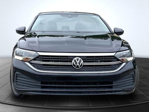 Used 2022 Volkswagen Jetta SE w/ Panoramic Sunroof Package FWD image 3