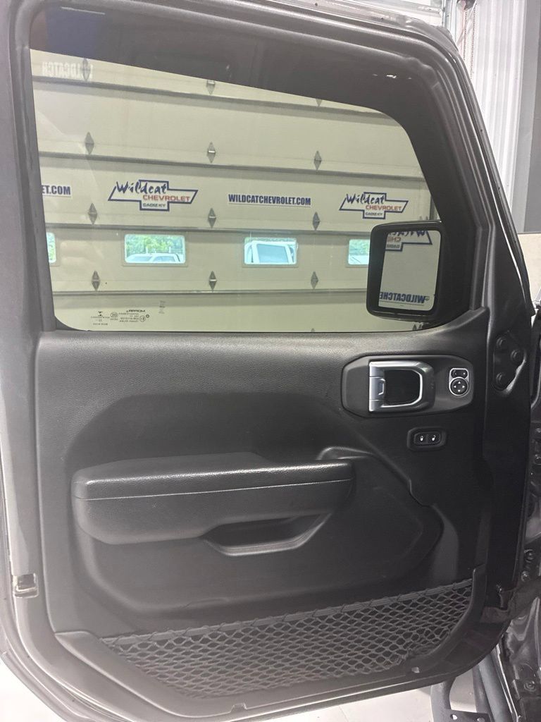 Used 2023 Jeep Gladiator Mojave w/ Cold Weather Group AWD/4WD image 19