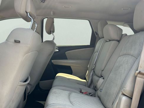 Used 2012 Dodge Journey SXT w/ Flexible Seating Group FWD image 9