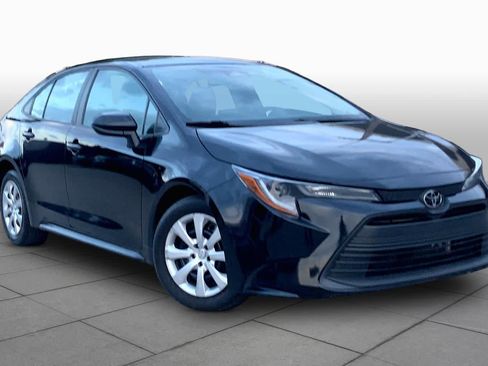 Used 2024 Toyota Corolla LE FWD image 3