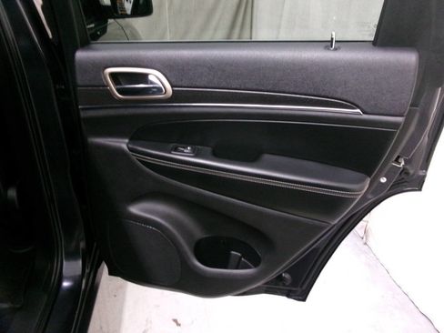 Used 2015 Jeep Grand Cherokee Limited image 26