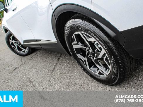 Used 2025 Kia Sportage LX FWD image 15
