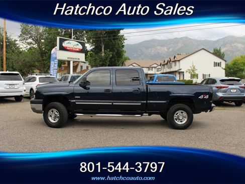Used 2005 Chevrolet Silverado 2500 LT w/ Heavy-Duty Power Package AWD/4WD image 2