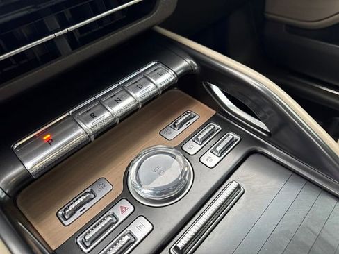 Certified 2024 Lincoln Nautilus Reserve w/ Equipment Group 202A image 28