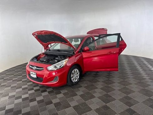 Used 2015 Hyundai Accent GLS FWD image 12