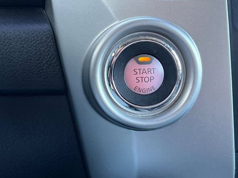 Used 2021 Nissan Titan SV w/ SV Convenience Package image 24