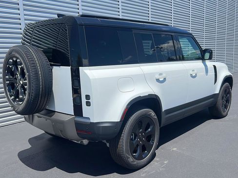 New 2026 Land Rover Defender 110 S AWD/4WD image 5