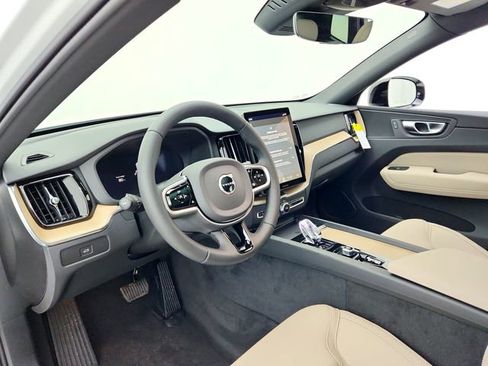 New 2026 Volvo XC60 B5 Plus w/ Protection Package Premier image 20