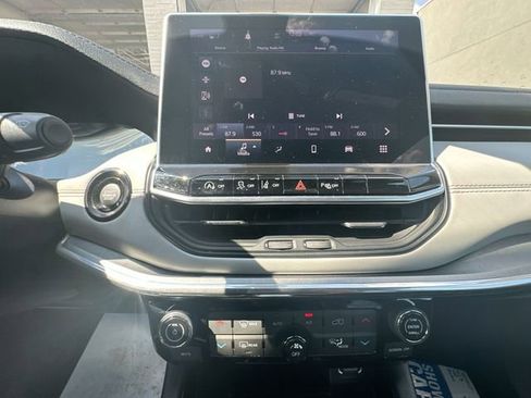 Used 2023 Jeep Compass Limited AWD/4WD image 18