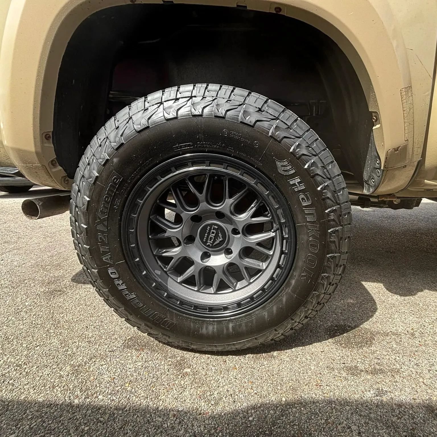Used 2018 Toyota Tacoma SR5 RWD image 23
