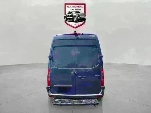 Used 2019 Mercedes-Benz Sprinter 144 image 11