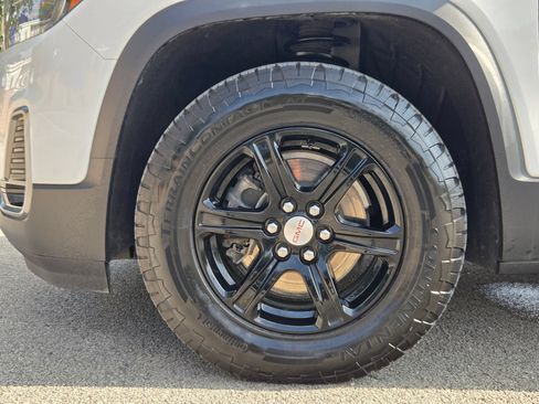 Used 2023 GMC Acadia AT4 w/ Preferred Package AWD/4WD image 32