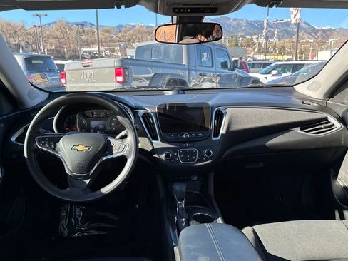 Used 2022 Chevrolet Malibu LT image 31