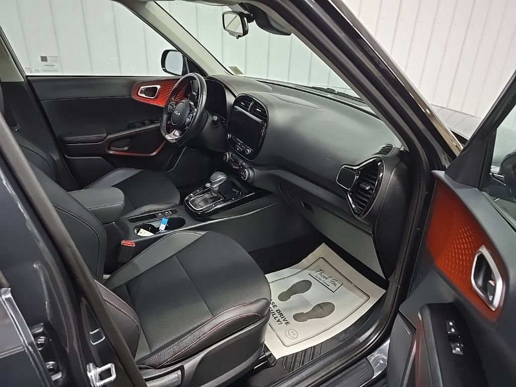 Used 2025 Kia Soul GT-Line w/ GT-Line Technology Package FWD image 16