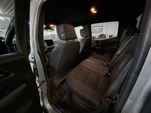 Used 2024 GMC Canyon Elevation w/ Convenience Package AWD/4WD image 9