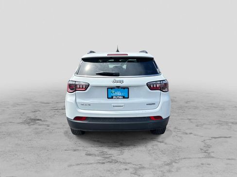 Used 2024 Jeep Compass Latitude AWD/4WD image 7