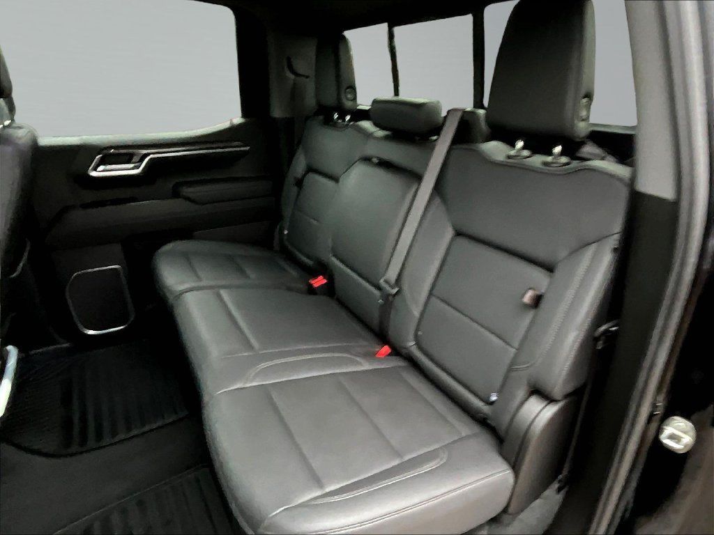 Used 2022 Chevrolet Silverado 1500 LTZ w/ LTZ Premium Package AWD/4WD image 25