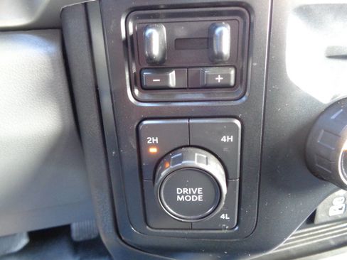 Used 2023 Ford F350 XLT image 29