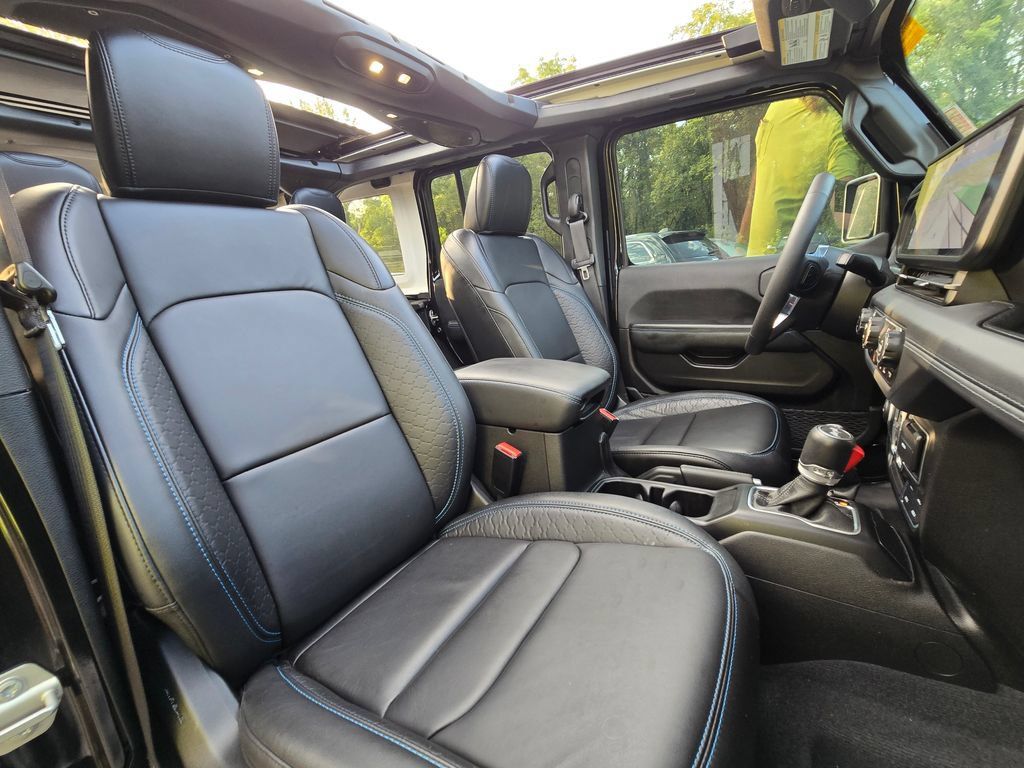 Used 2024 Jeep Wrangler High Altitude AWD/4WD image 23