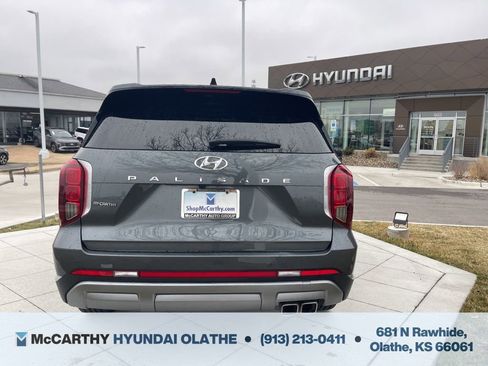 Used 2024 Hyundai Palisade Limited image 17