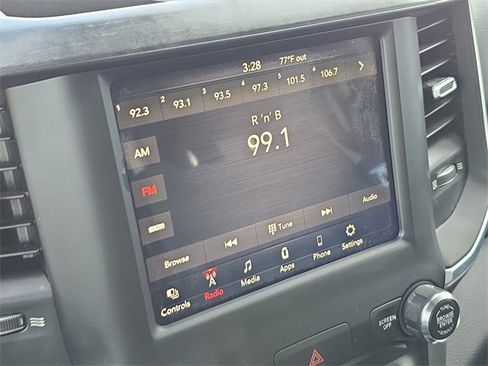 Used 2019 RAM 1500 Big Horn image 23