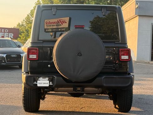 Used 2018 Jeep Wrangler Unlimited Sport S AWD/4WD image 4