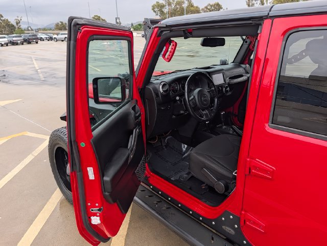 Used 2018 Jeep Wrangler Unlimited Sport S AWD/4WD image 32