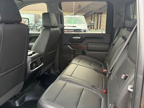 Used 2021 GMC Sierra 2500 SLT w/ SLT Preferred Package AWD/4WD image 6