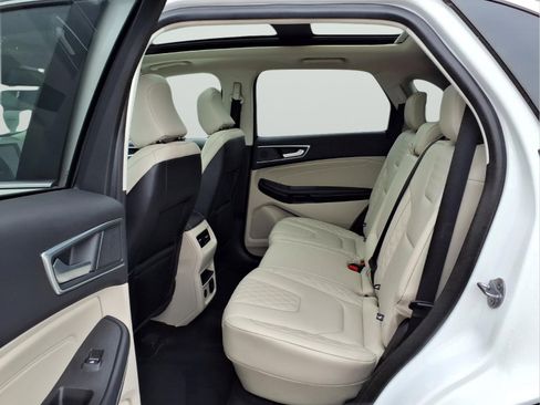 Used 2024 Ford Edge Titanium AWD/4WD image 10