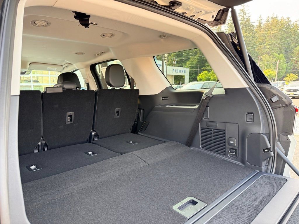 New 2027 Lincoln Navigator Premiere AWD/4WD image 29