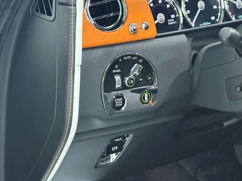 Used 2022 Rolls-Royce Cullinan image 25