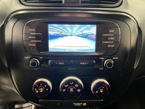 Used 2019 Kia Soul FWD image 17